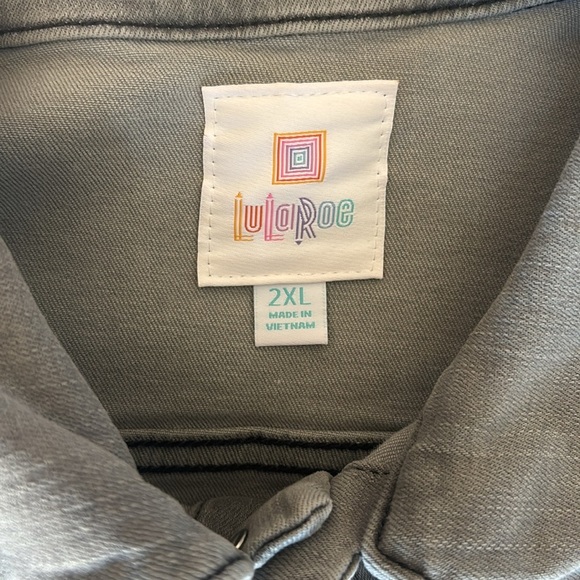 Lularoe Kenny Denim Jacket with Tiger Face in Grey Denim Size 2XL - Picture 4 of 7